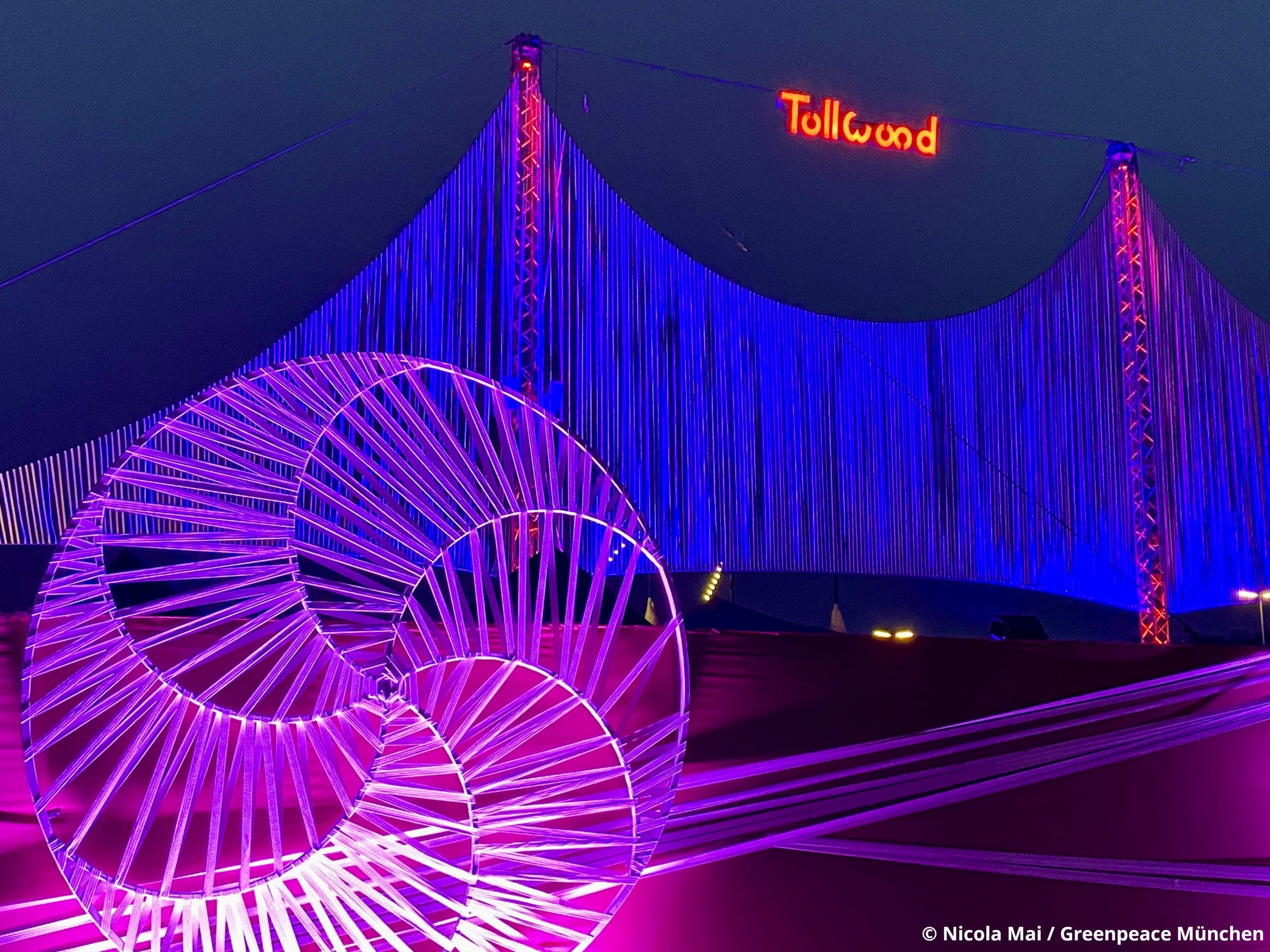 Was brauchst Du wirklich? – Sag es uns beim Tollwood-Festival!