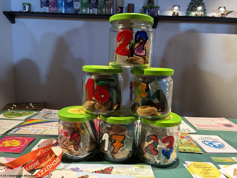 Adventskalender, gebastelt aus leeren Schokocreme-Gläsern