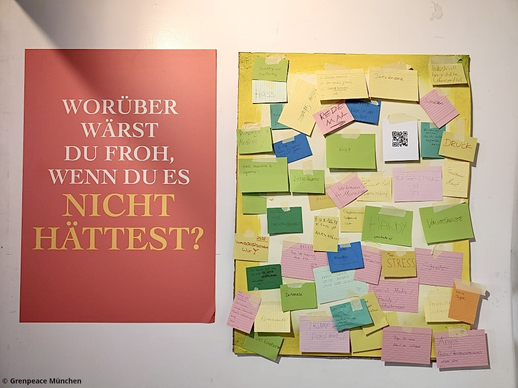 Antworten von Tollwood-Besucher:innen auf die Frage "Worüber wärst du froh, wenn du es nicht hättest?"